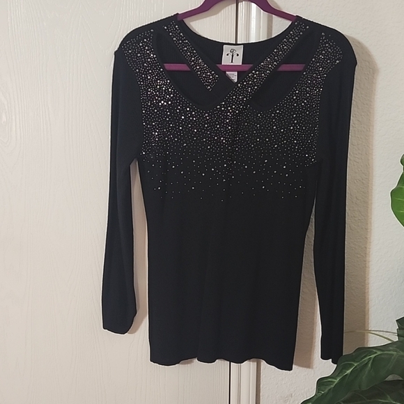 Rain + Rose Sweater - Picture 2 of 5